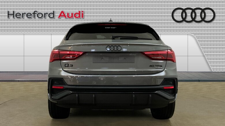 Audi Q3 40 TFSI Quattro Black Ed 5dr S Tronic [Tech Pack] Petrol Estate